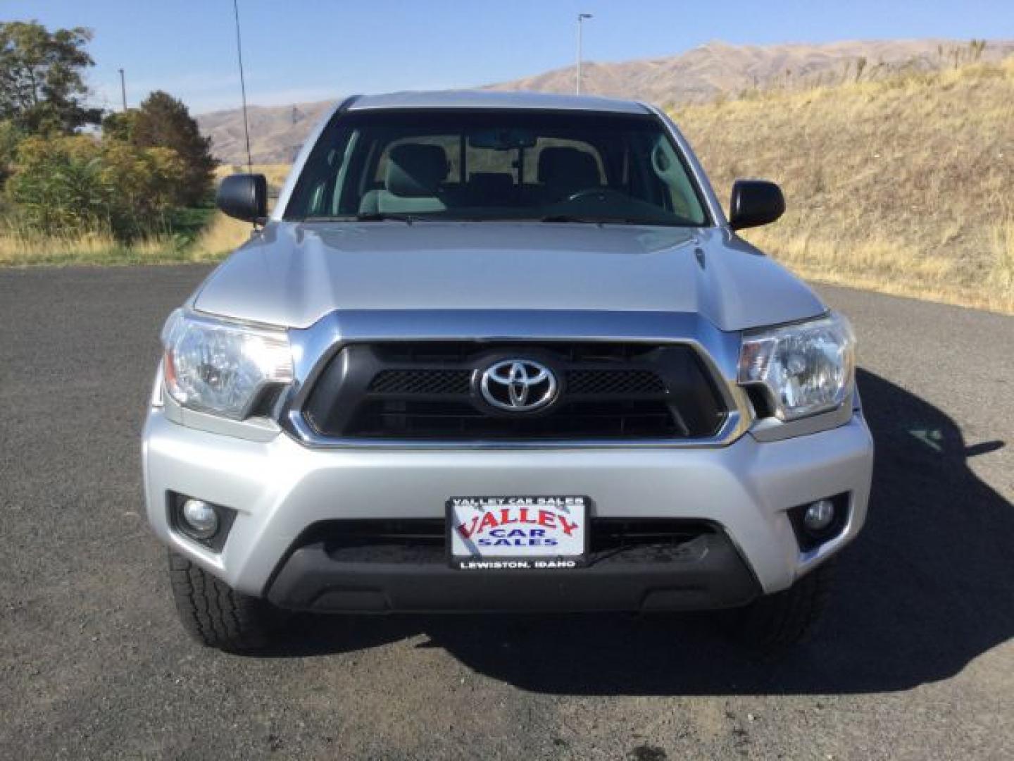 2013 Silver Streak Metallic /Graphite Toyota Tacoma SR5 V6 (3TMMU4FN3DM) with an 4L V-6 DOHC engine, Automatic transmission, located at 1801 Main Street, Lewiston, 83501, (208) 743-9371, 46.417065, -117.004799- Photo#8